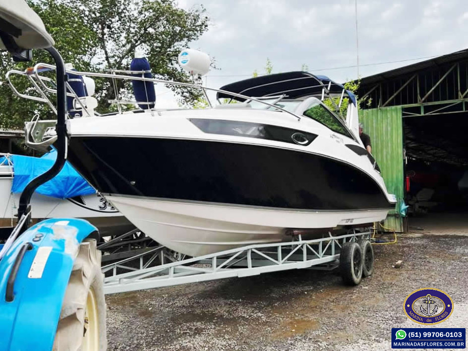 Lancha Fibrafort Focker 270