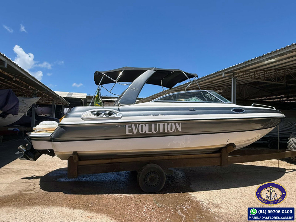 Lancha Evolution 265